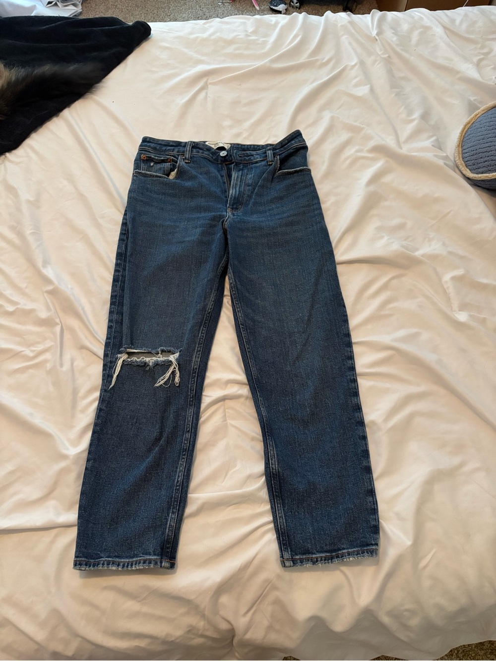 Abercrombie & Fitch Dark The Mom High Rise Short Jeans